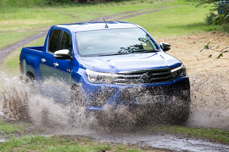 2016 Hilux Invincible Ext Off Road 13